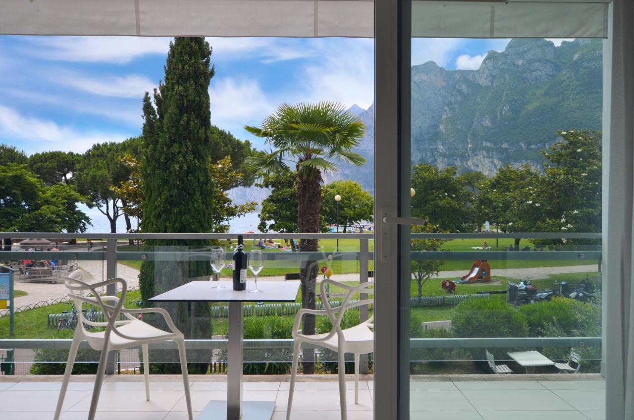 Club Nautico - Phoenix Studio Lake View Riva del Garda Bagian luar foto