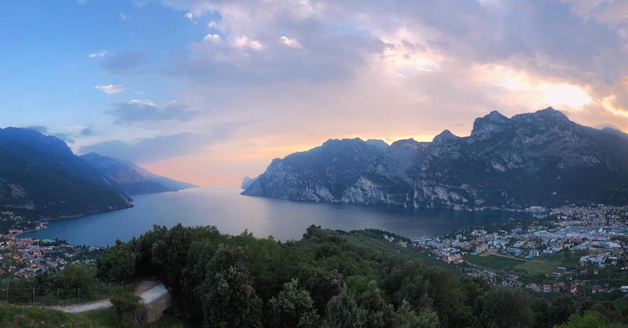 Club Nautico - Phoenix Studio Lake View Riva del Garda Bagian luar foto