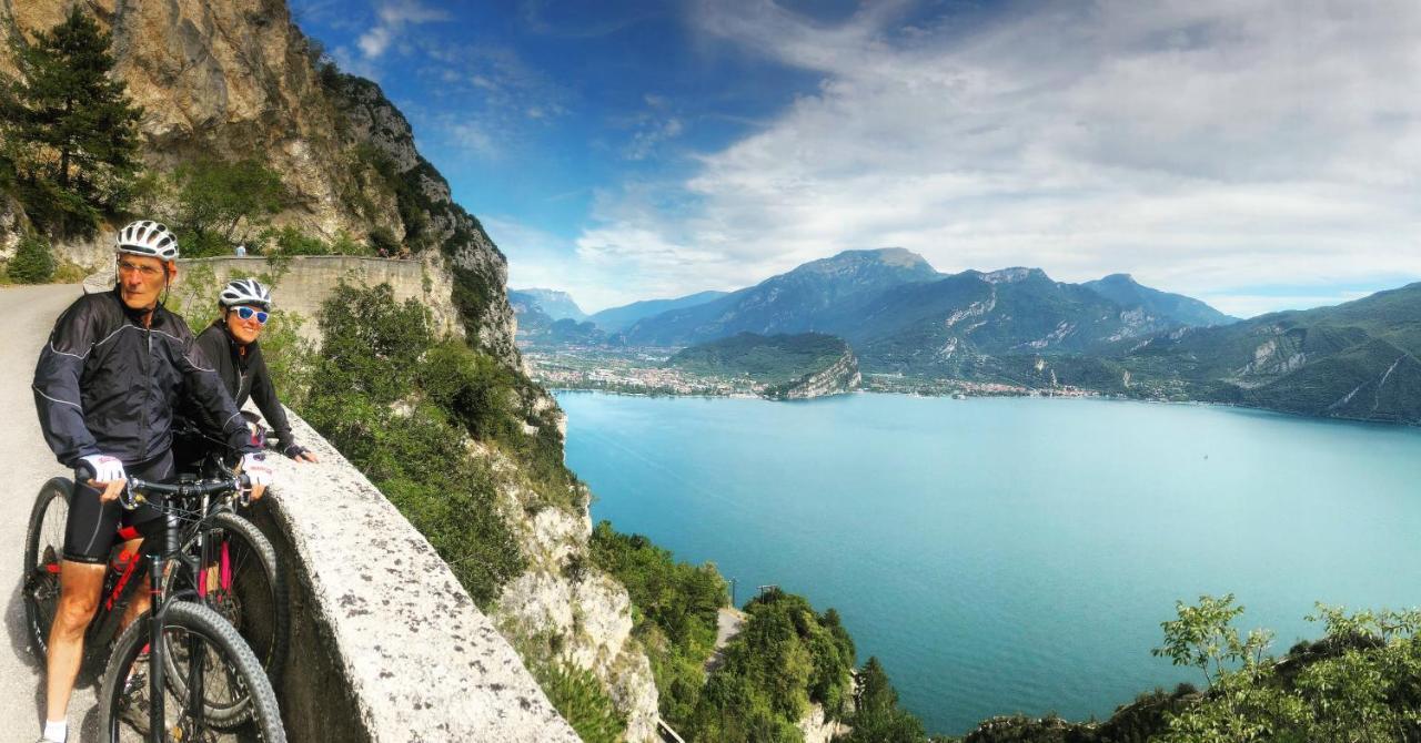 Club Nautico - Phoenix Studio Lake View Riva del Garda Bagian luar foto
