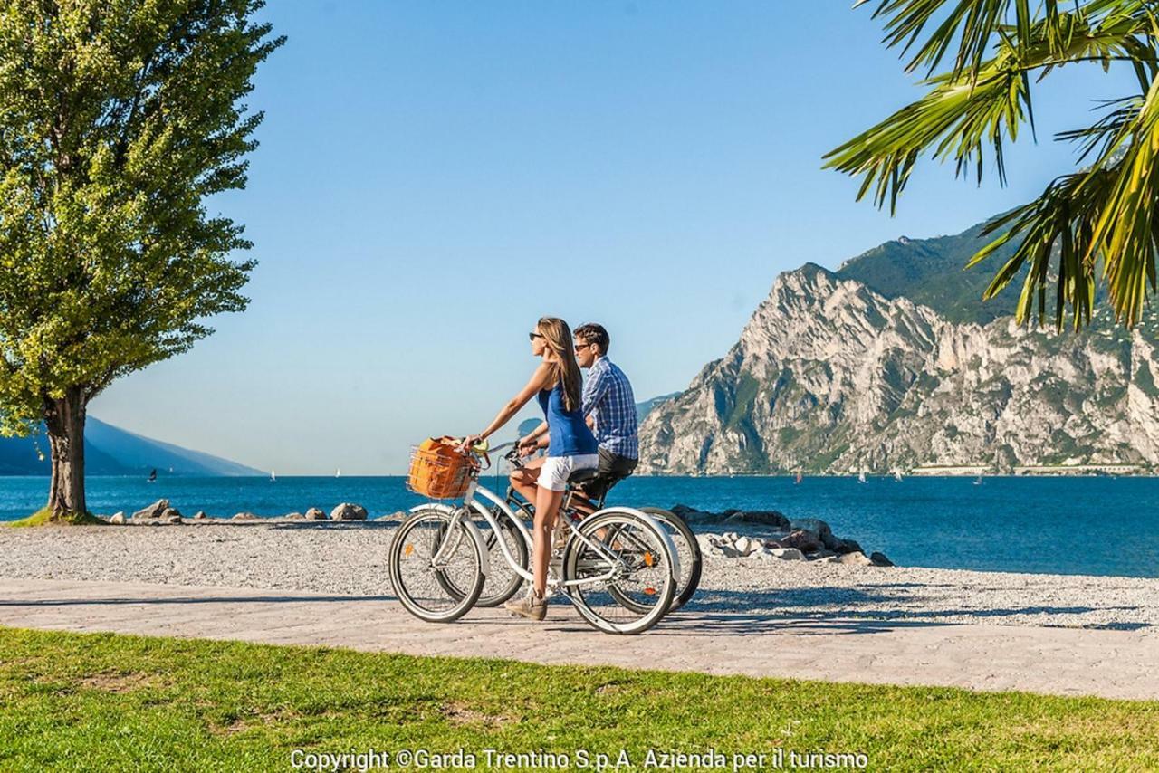 Club Nautico - Phoenix Studio Lake View Riva del Garda Bagian luar foto